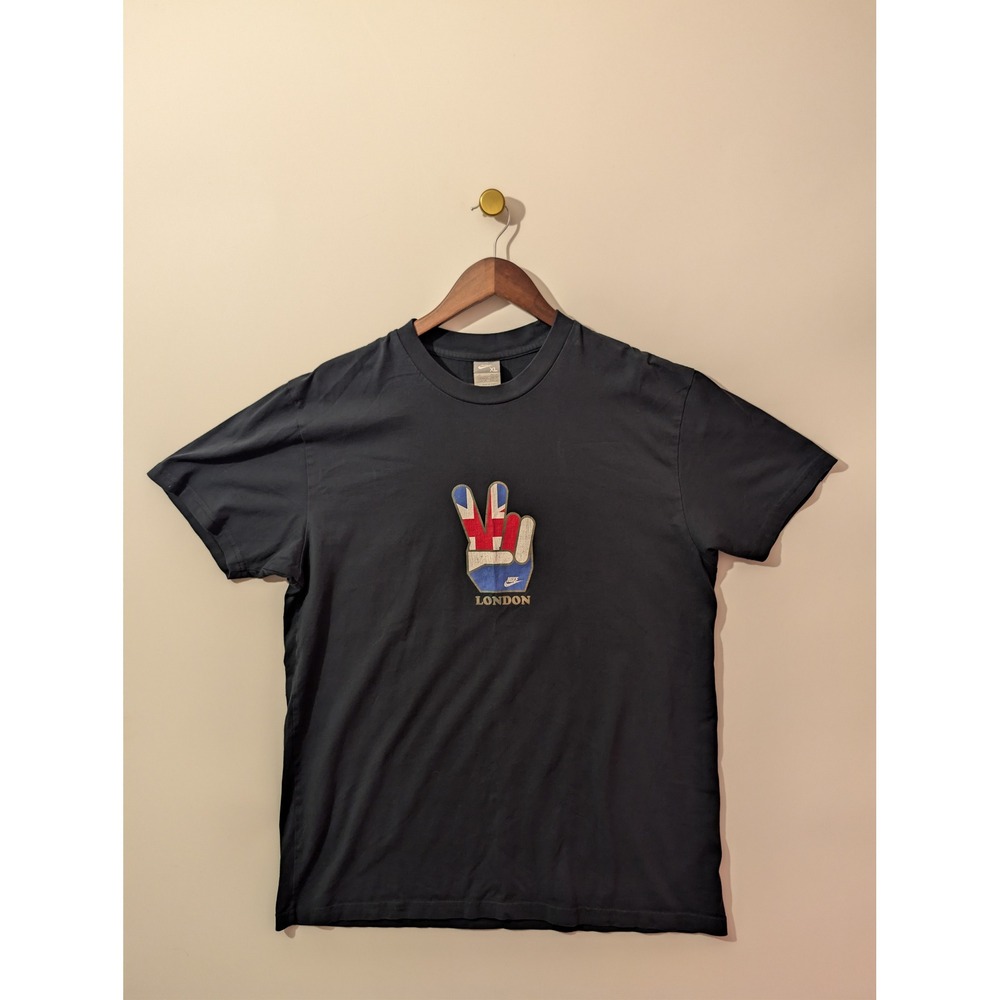 Nike T-Shirt Mens XL Black Excellent London Union Jack Peace Sign Graphic Tee